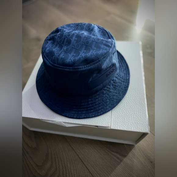 DIOR SALE - Picture 4 of 8